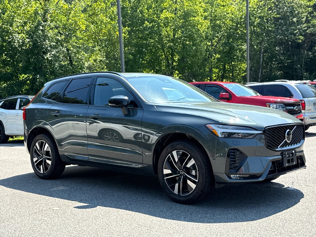 New 2026 Volvo XC60 B5 Plus SUV