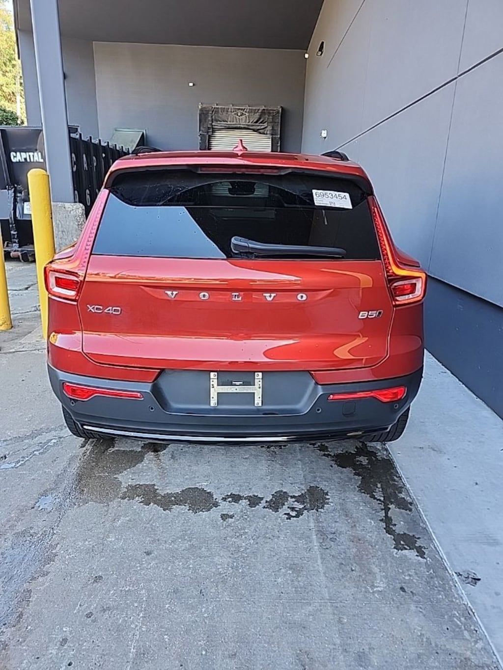 Certified 2025 Volvo XC40 B5 Plus Dark Theme SUV