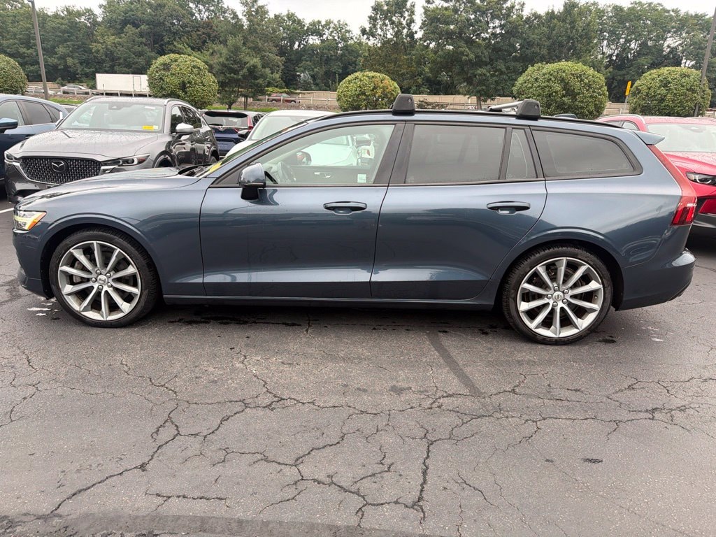 Used 2019 Volvo V60 T6 Momentum Wagon