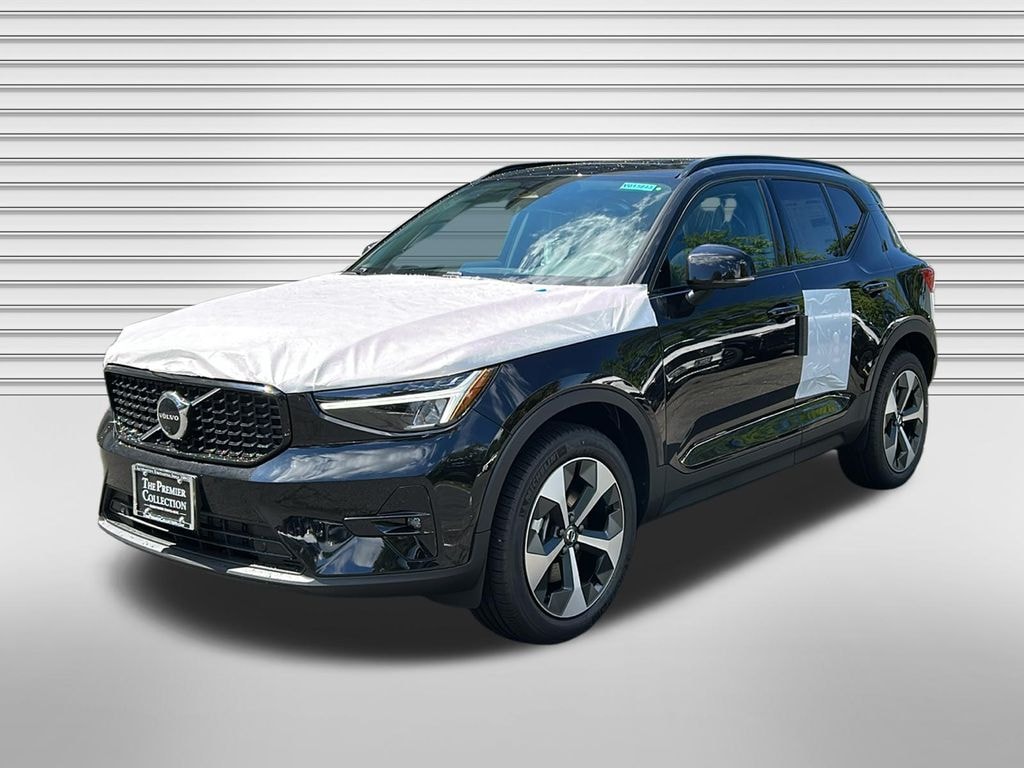 New 2026 Volvo XC40 B5 Plus SUV