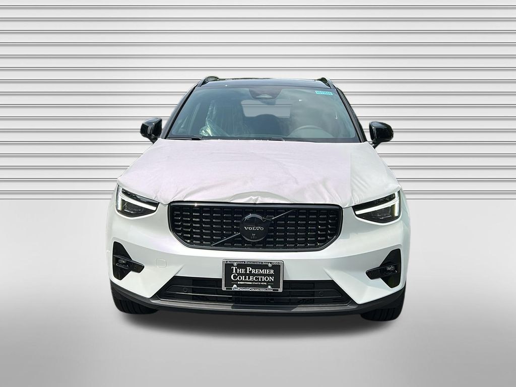 New 2026 Volvo XC40 B5 Ultra Black Edition SUV