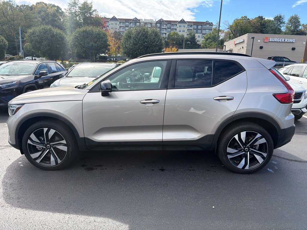 Used 2024 Volvo XC40 B5 Plus Dark Theme SUV