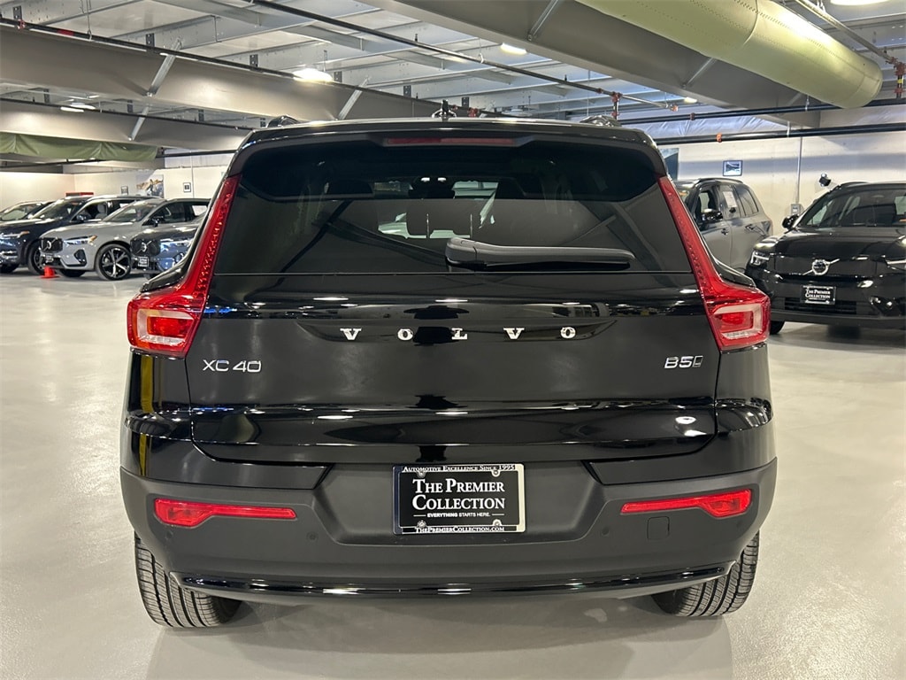 New 2026 Volvo XC40 B5 Plus SUV