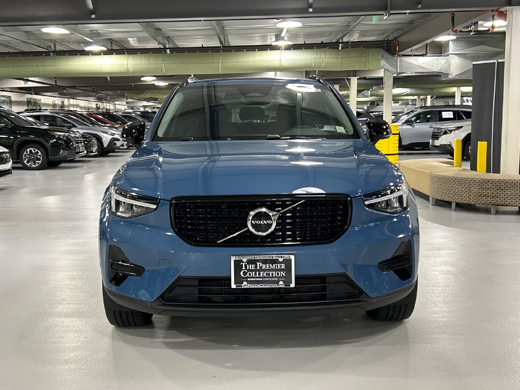 Certified 2024 Volvo XC40 B5 Core SUV