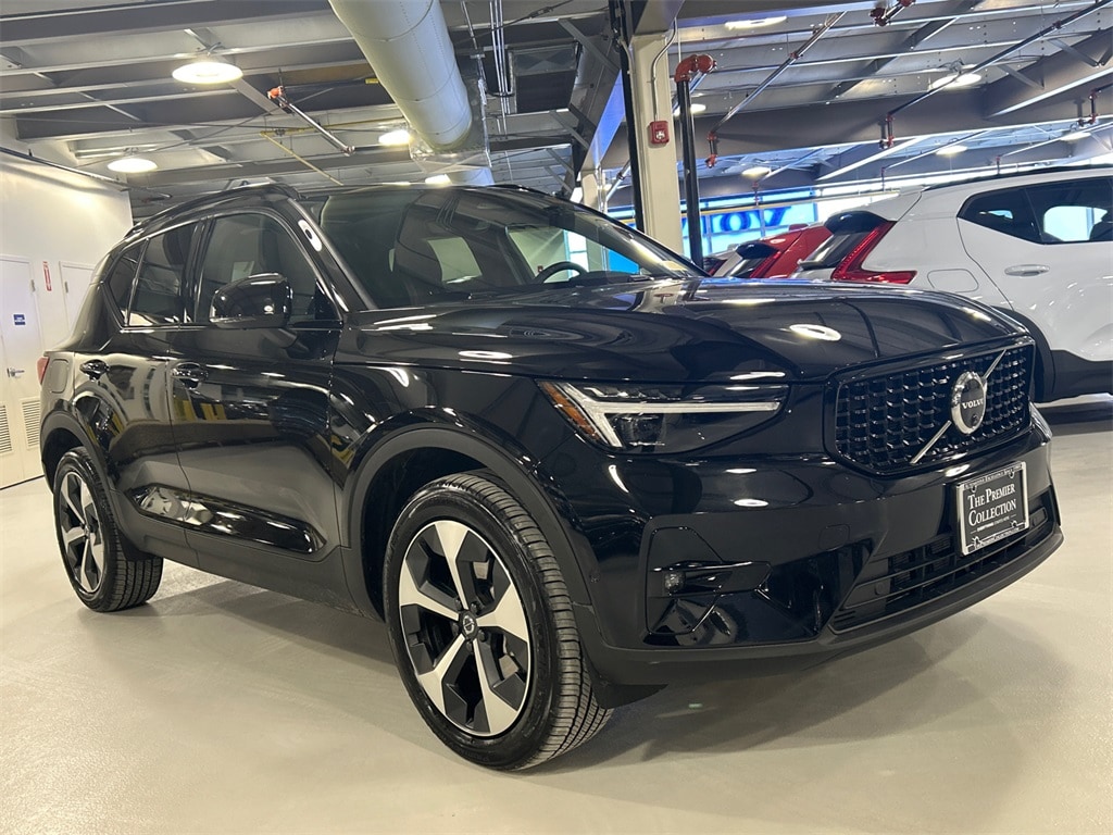 New 2026 Volvo XC40 B5 Plus SUV