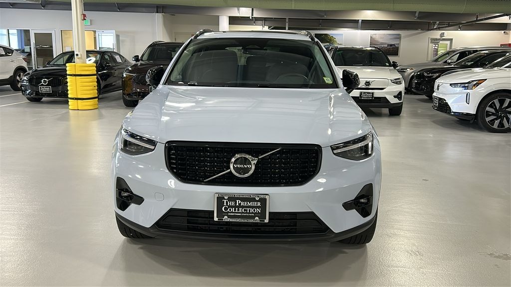 Certified 2026 Volvo XC40 B5 Plus SUV