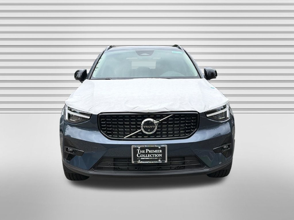 New 2026 Volvo XC40 B5 Ultra SUV