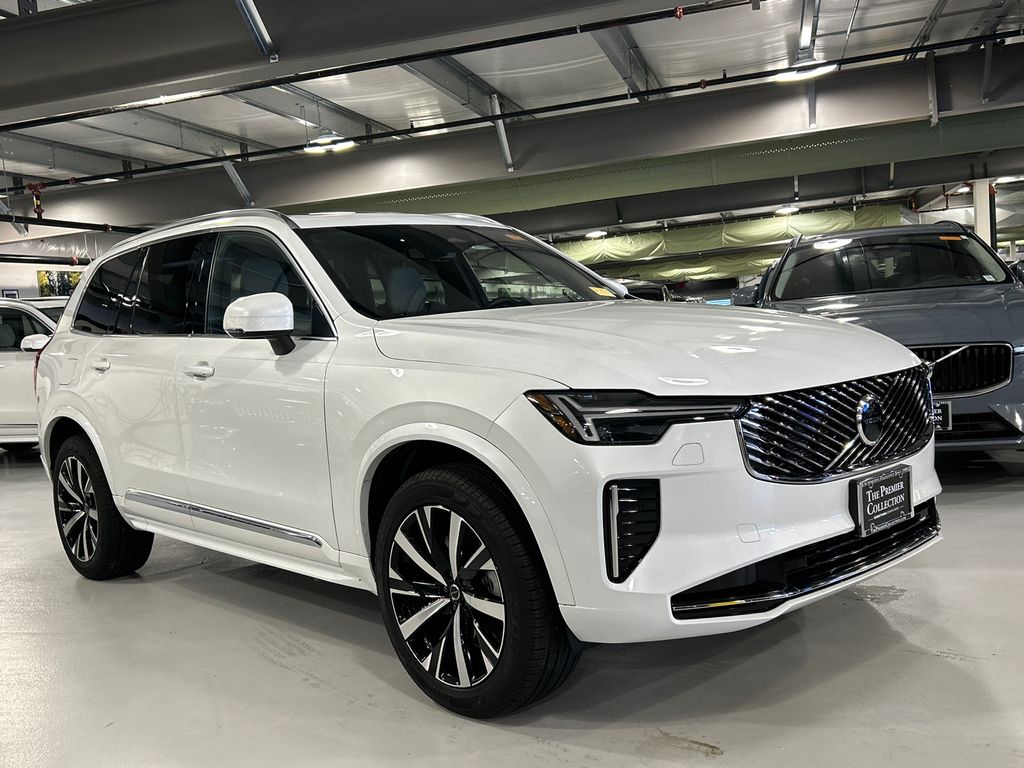 2026 Volvo XC90 B6 Core SUV