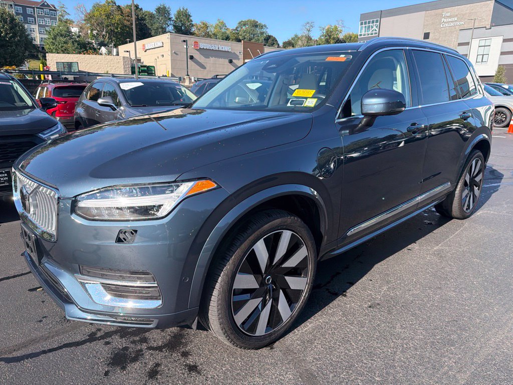  Volvo XC90 Plug-In Hybrid