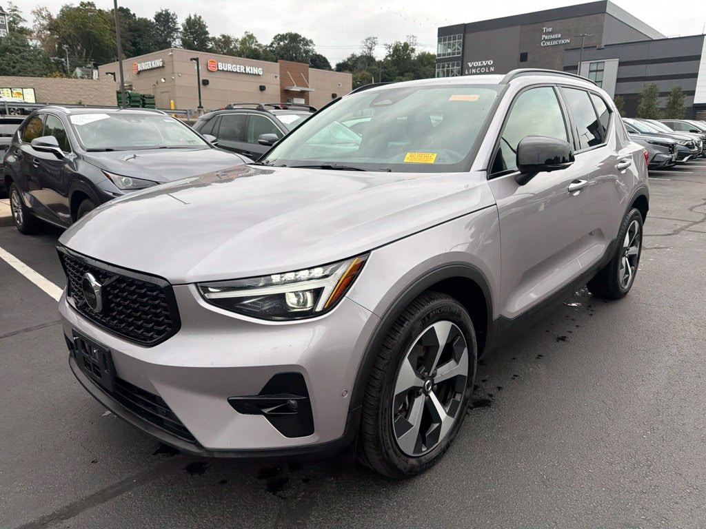 Certified 2026 Volvo XC40 B5 Plus SUV