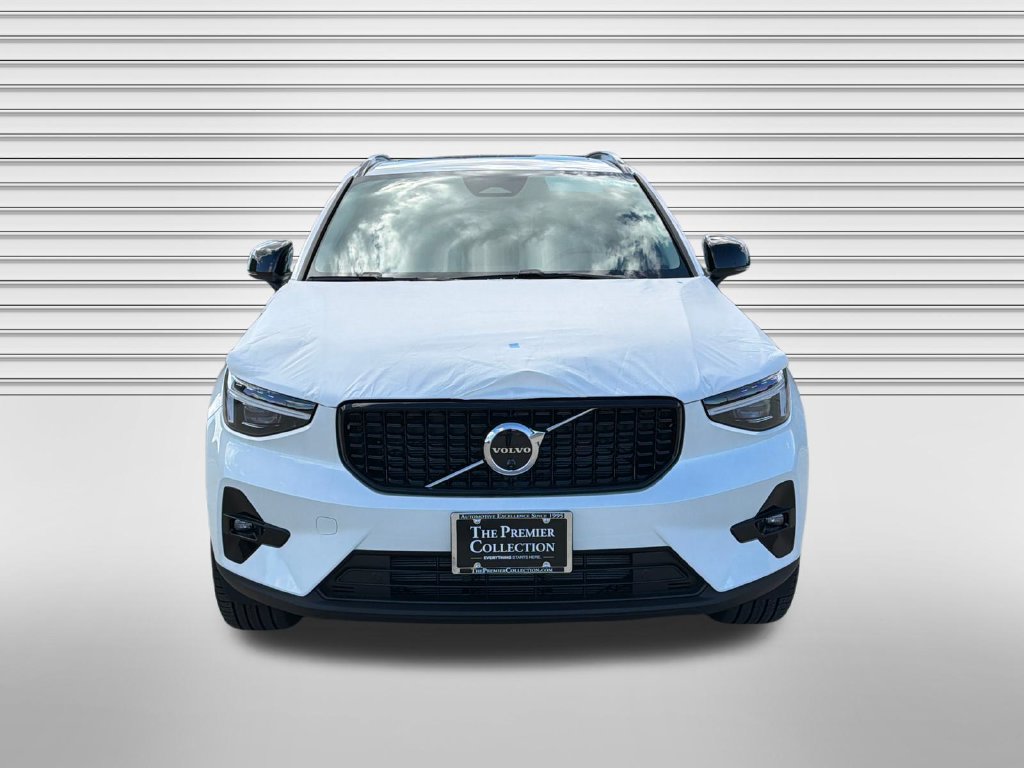 New 2026 Volvo XC40 B5 Ultra SUV