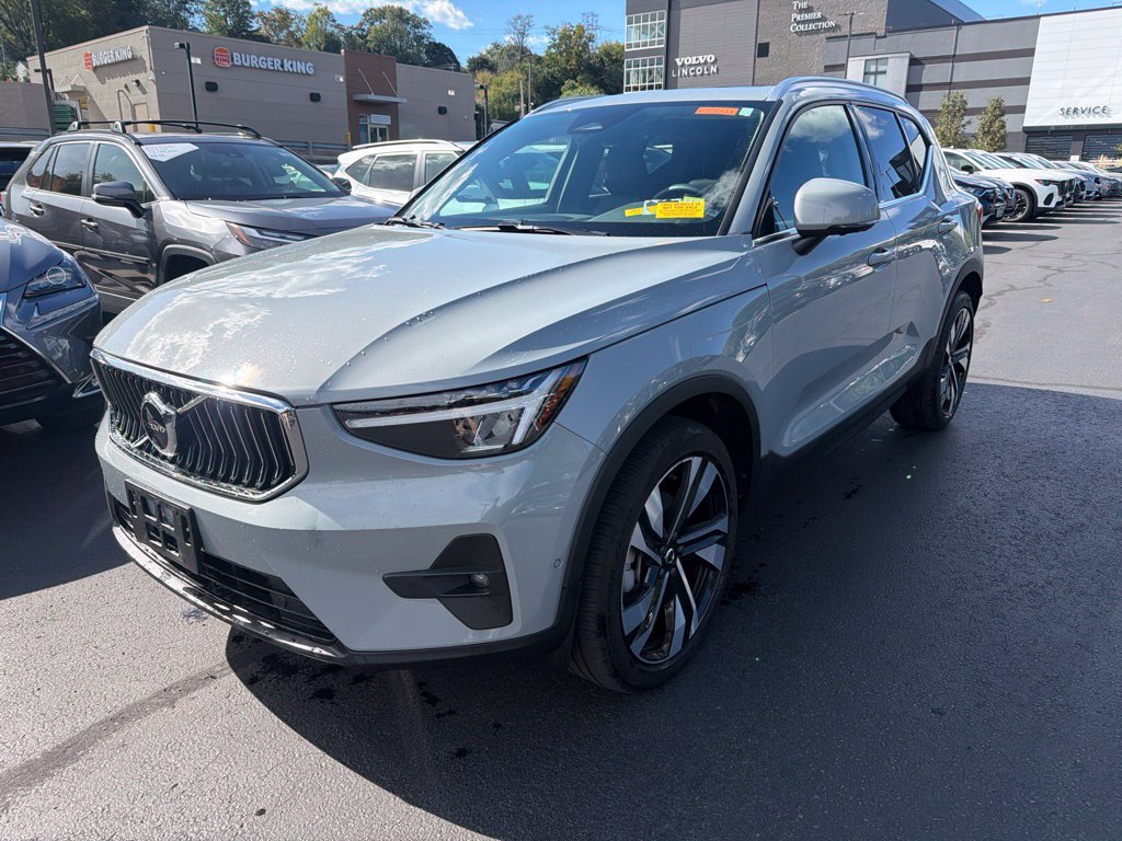 Used 2024 Volvo XC40 B5 Plus Bright Theme SUV