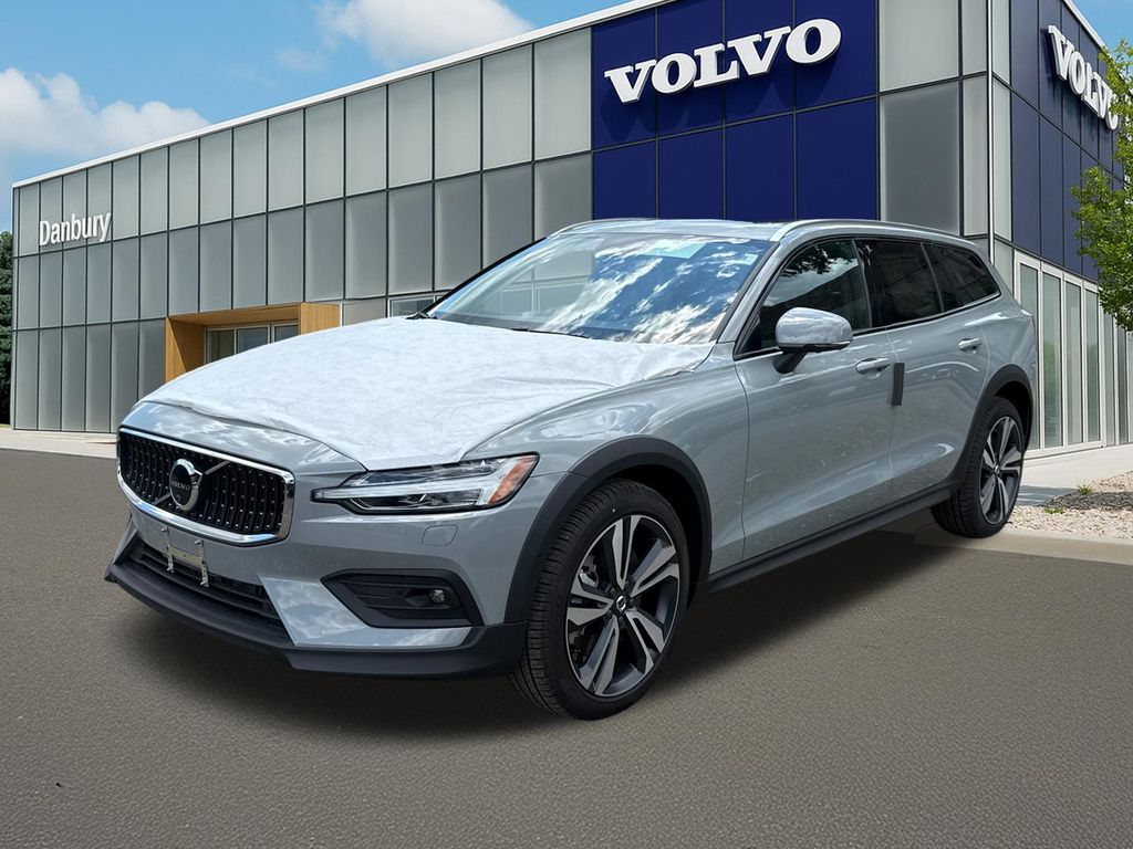 2026 Volvo V60 Cross Country Plus