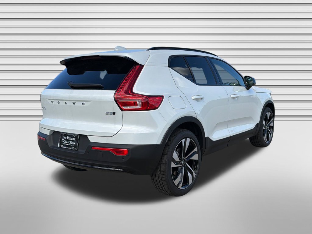New 2026 Volvo XC40 B5 Ultra SUV