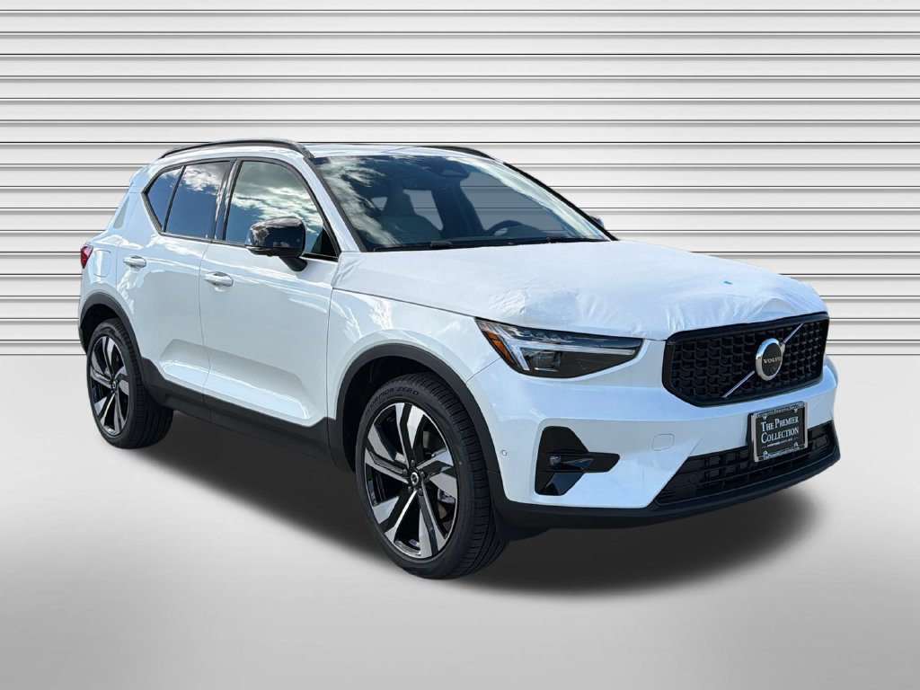 New 2026 Volvo XC40 B5 Ultra SUV