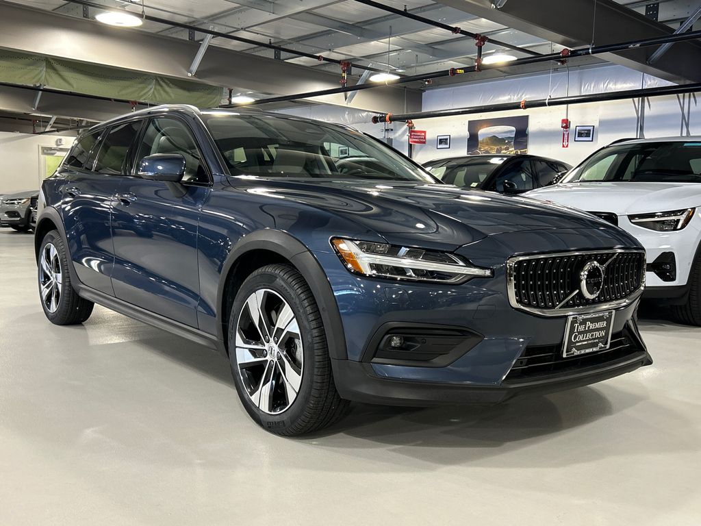  Volvo V60 Cross Country