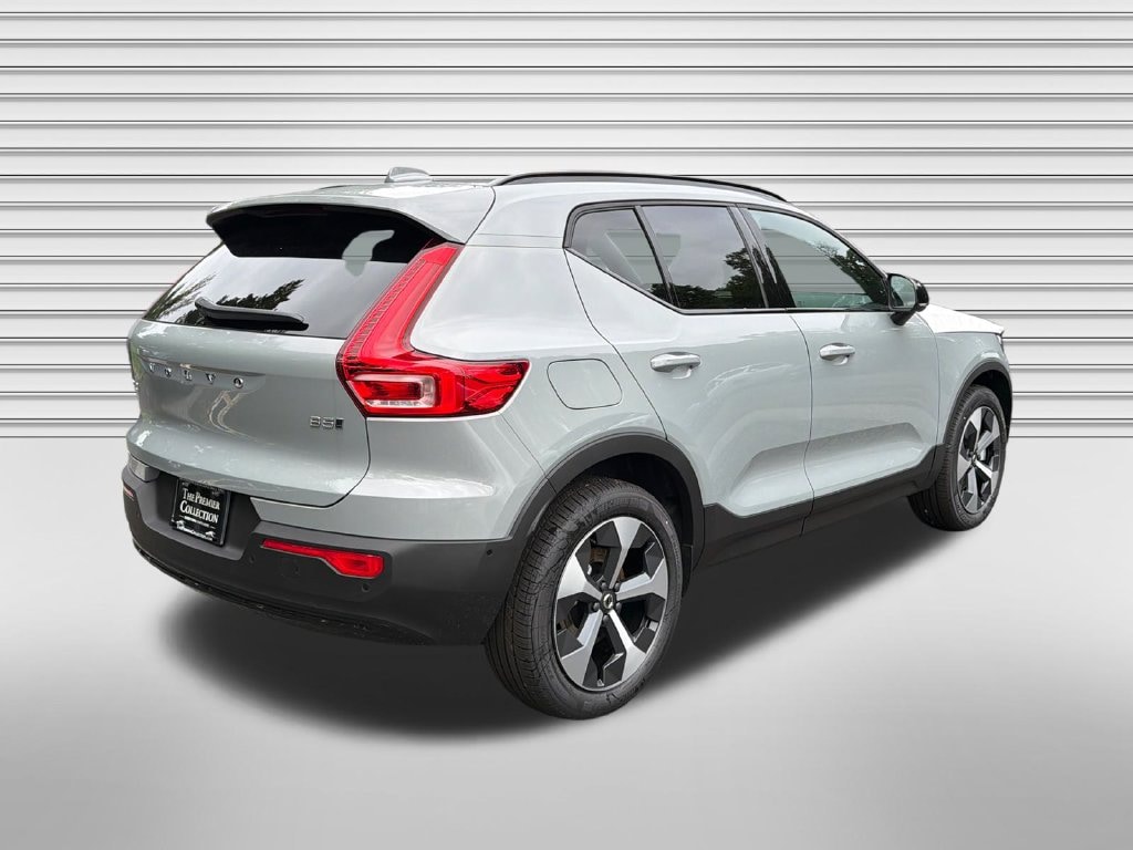 New 2026 Volvo XC40 B5 Plus SUV