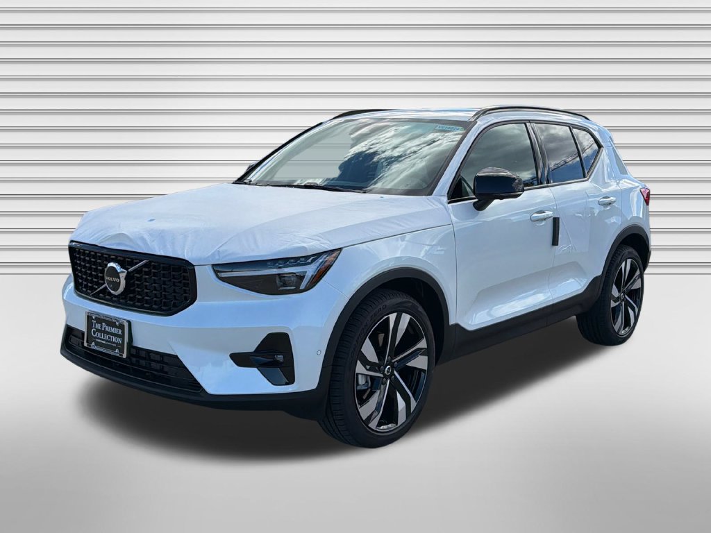 New 2026 Volvo XC40 B5 Ultra SUV