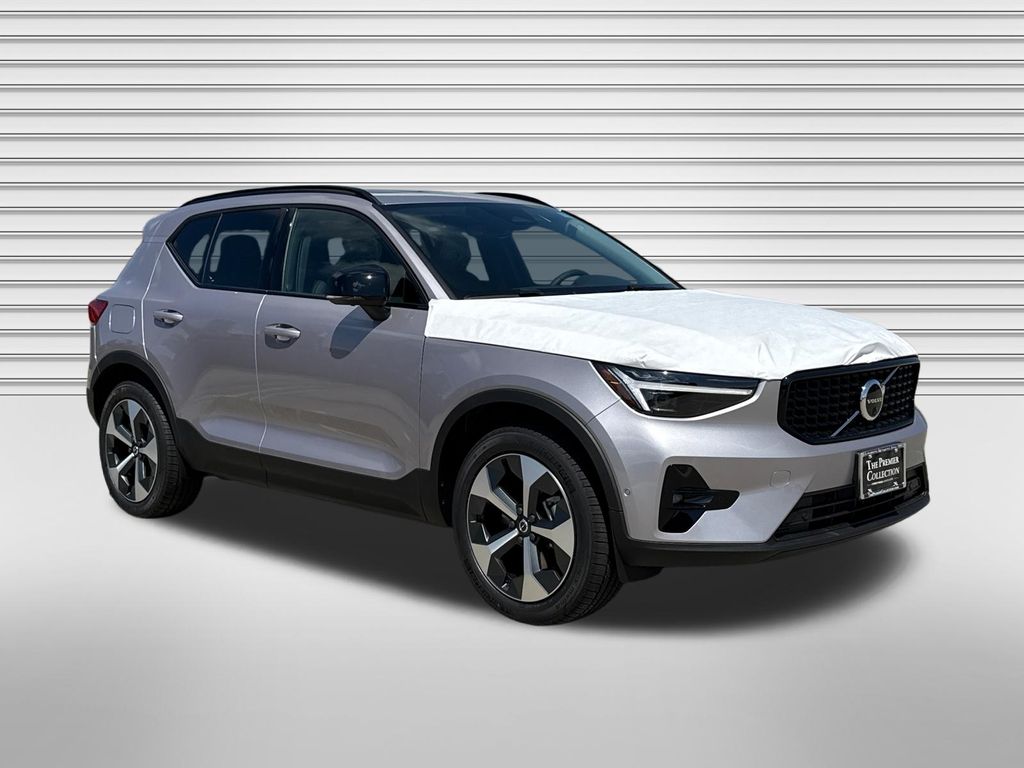 New 2026 Volvo XC40 B5 Plus SUV