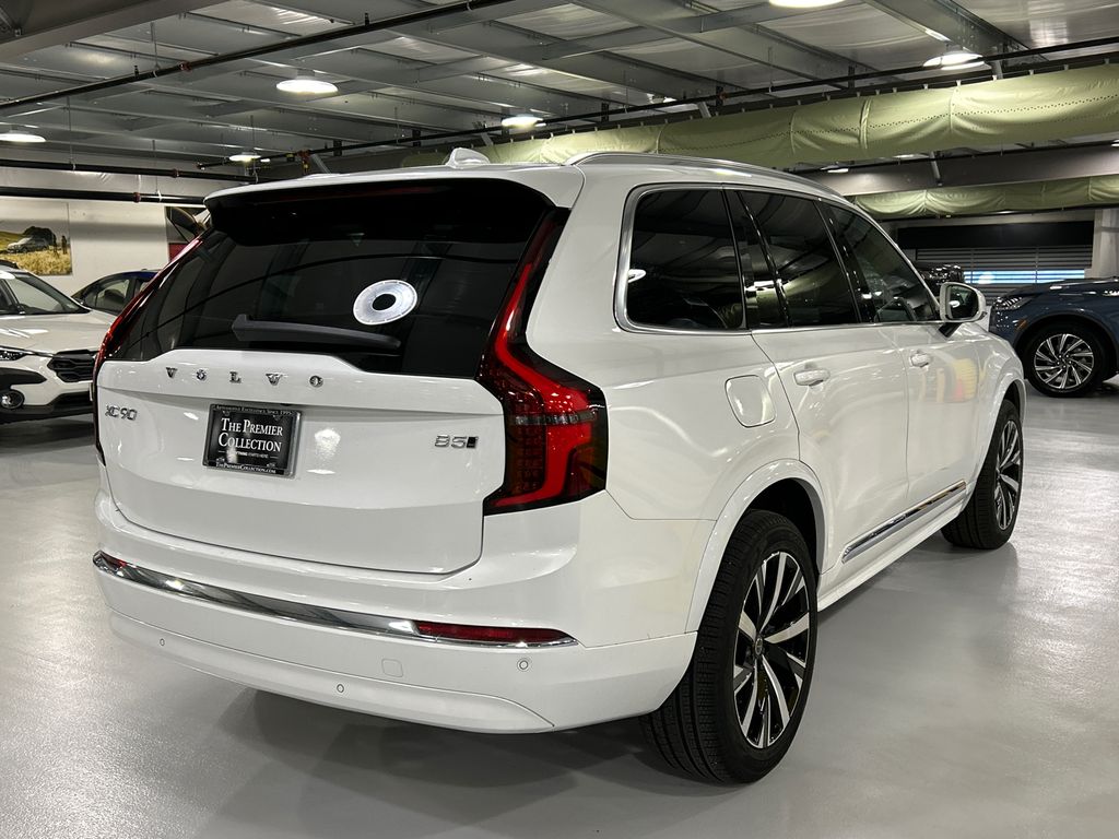 New 2026 Volvo XC90 B5 Core SUV