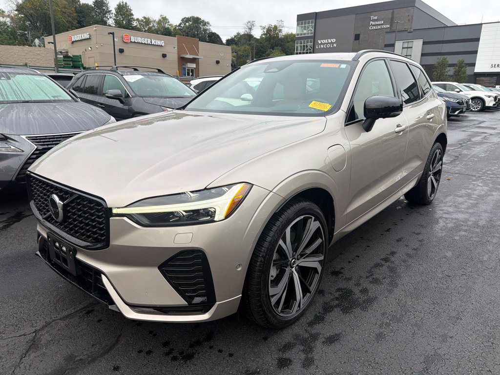 Used 2024 Volvo XC60 plug-in hybrid T8 Ultimate Dark SUV