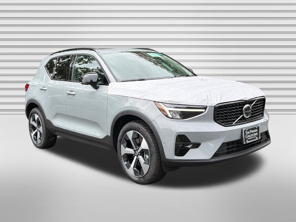 New 2026 Volvo XC40 B5 Plus SUV