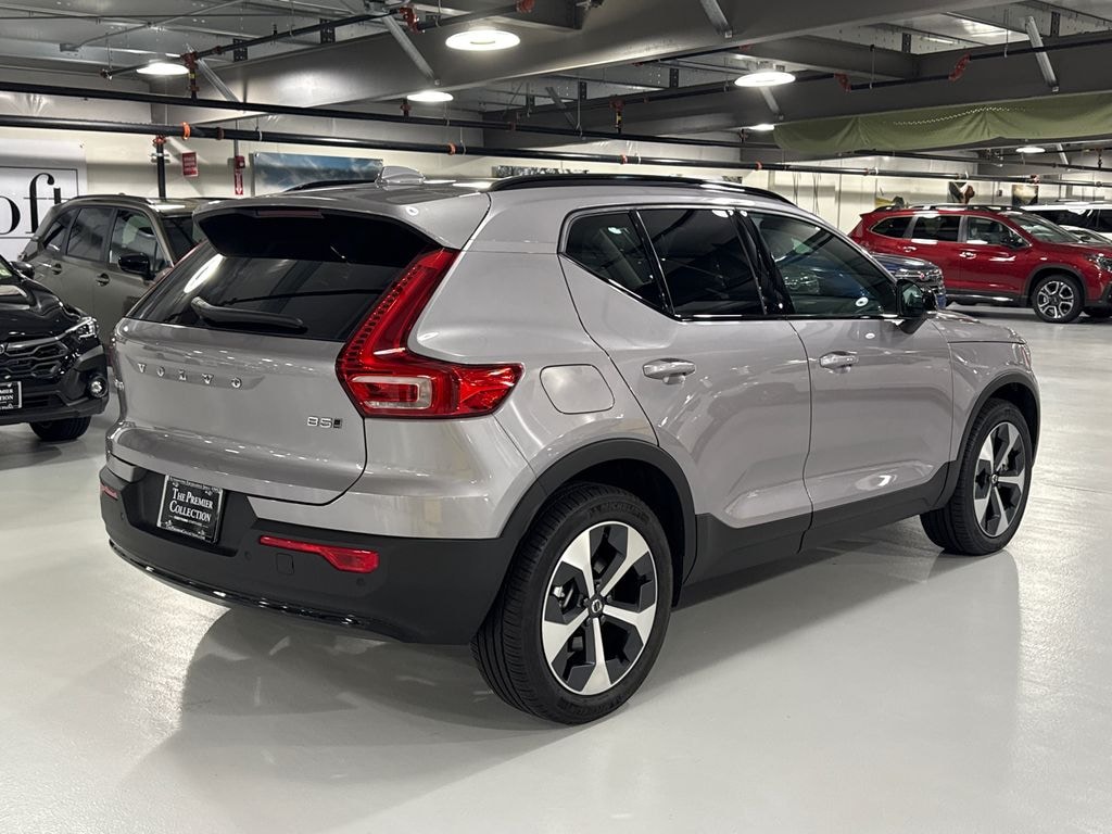 New 2026 Volvo XC40 B5 Core SUV