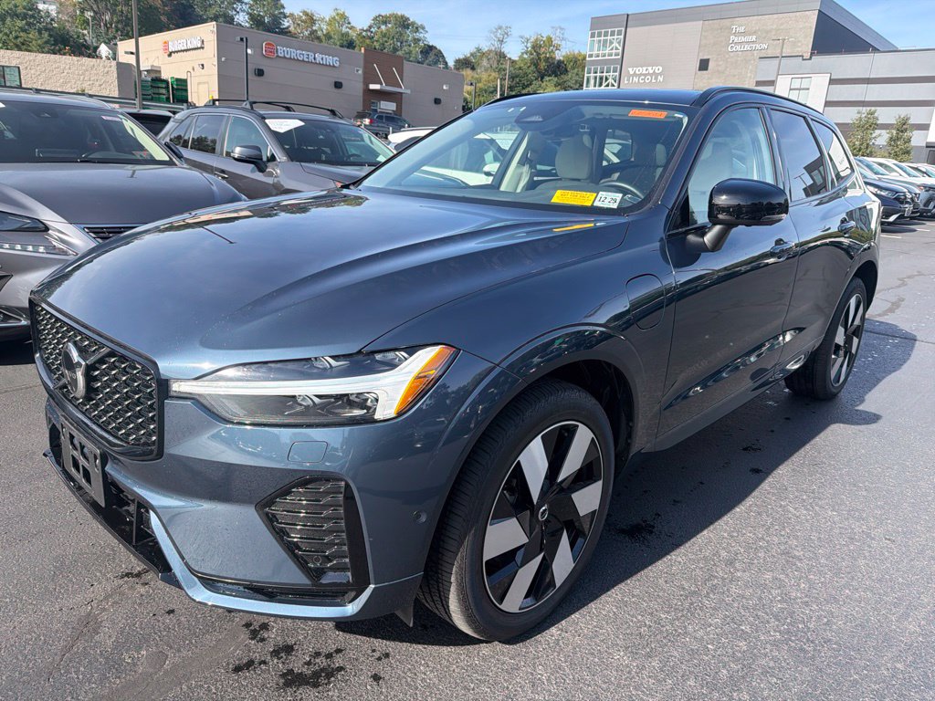 Certified 2025 Volvo XC60 plug-in hybrid T8 Plus SUV