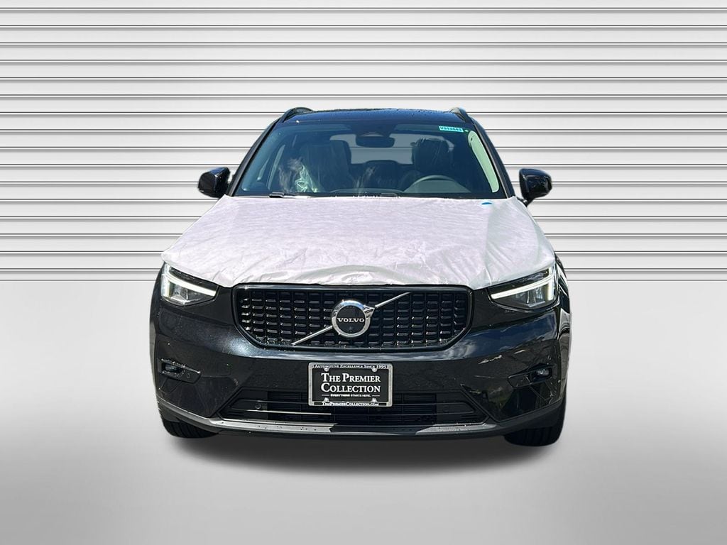 New 2026 Volvo XC40 B5 Plus SUV
