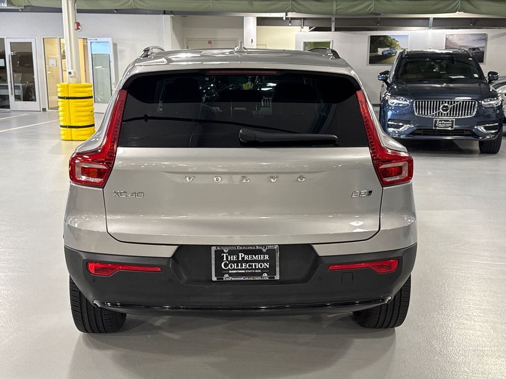 Certified 2024 Volvo XC40 B5 Plus Dark SUV
