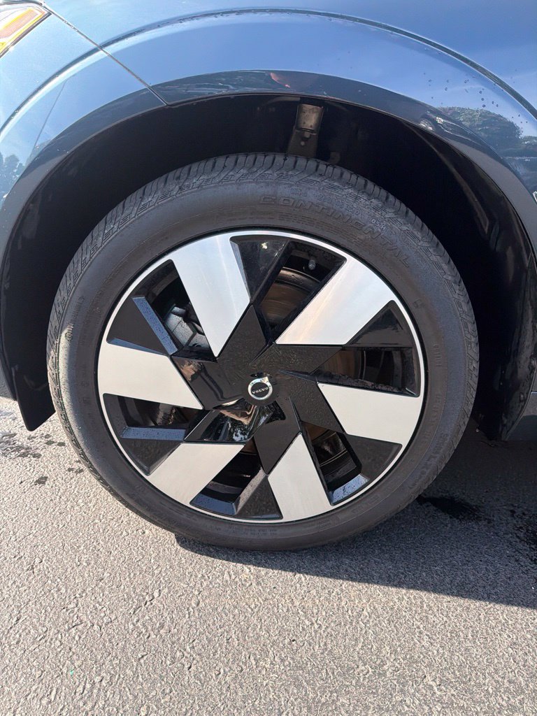 Certified 2025 Volvo XC60 plug-in hybrid T8 Plus SUV