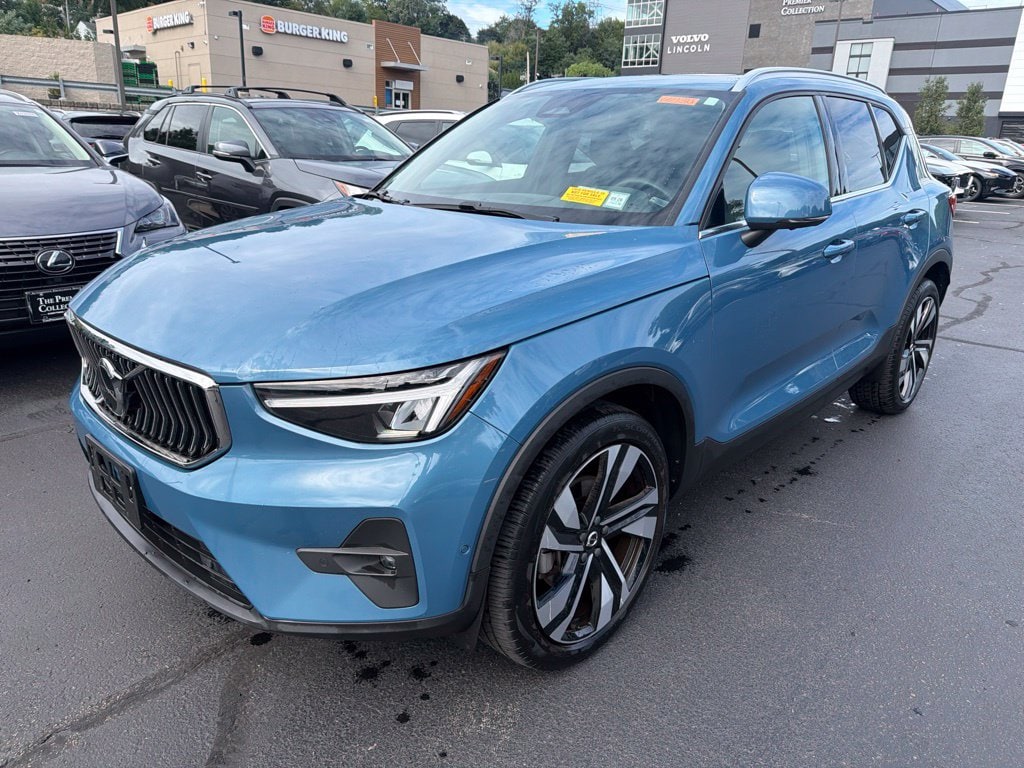 Certified 2024 Volvo XC40 B5 Plus Bright SUV