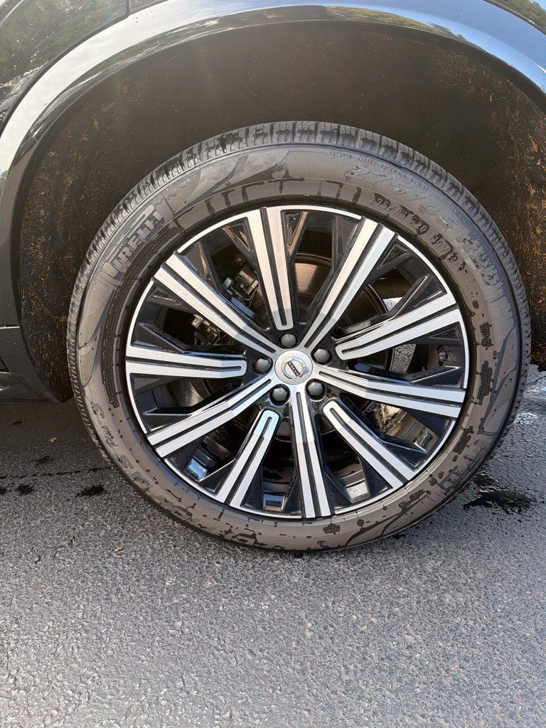 New 2025 Volvo XC90 B5 Plus SUV
