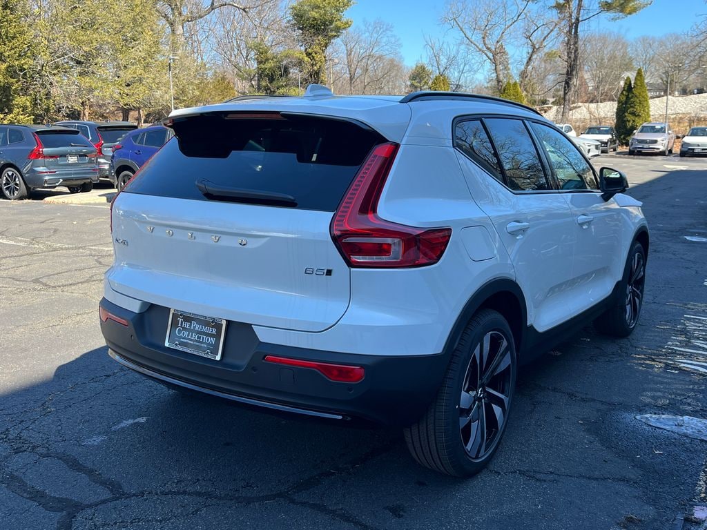 New 2026 Volvo XC40 B5 Ultra SUV