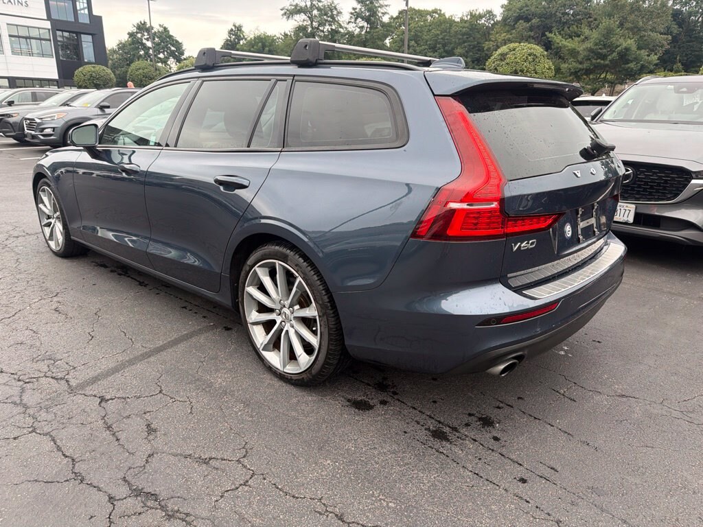 Used 2019 Volvo V60 T6 Momentum Wagon