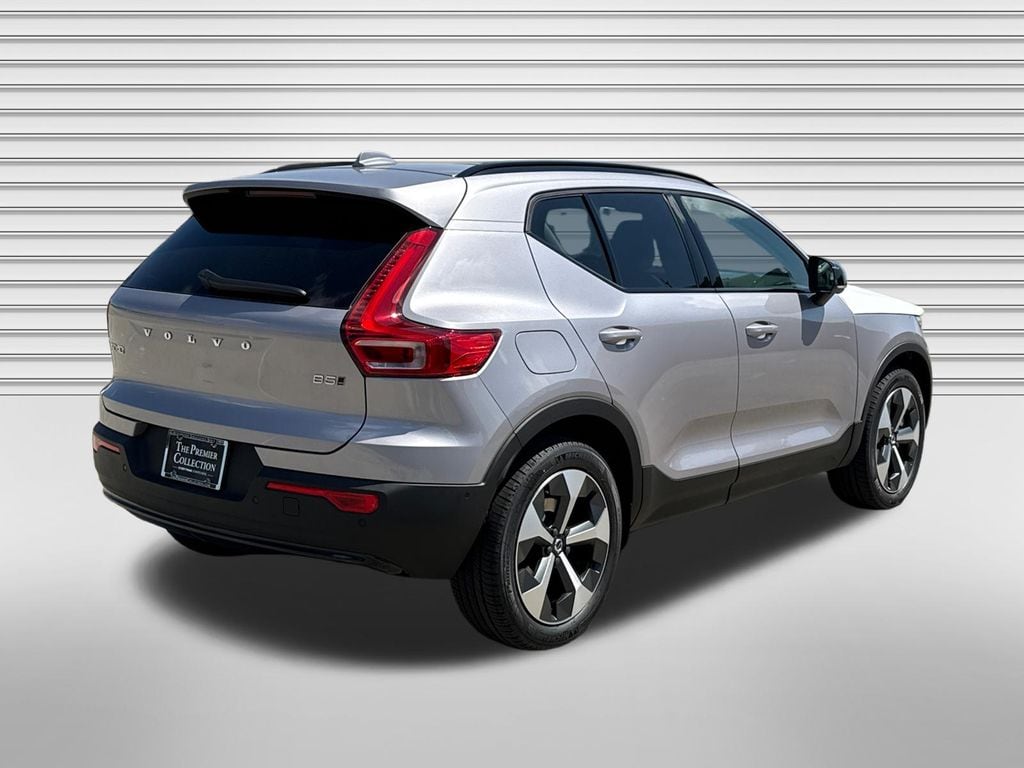 New 2026 Volvo XC40 B5 Plus SUV