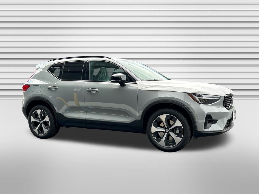 New 2026 Volvo XC40 B5 Plus SUV