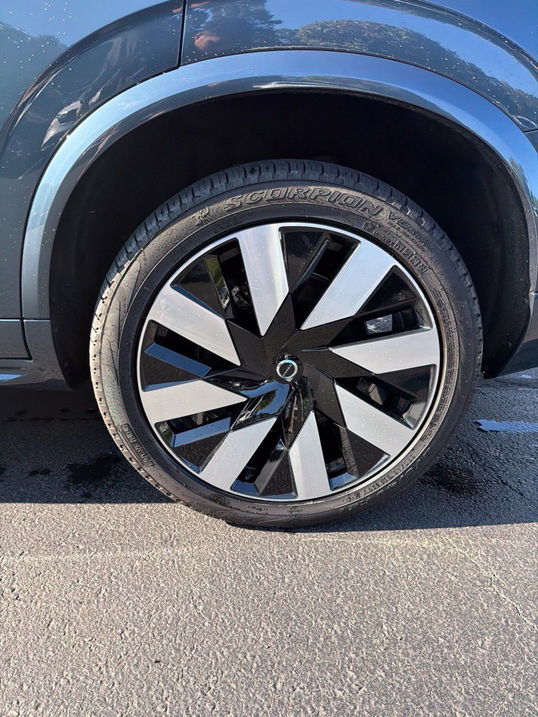 Used 2025 Volvo XC90 Plug-In Hybrid T8 Plus SUV