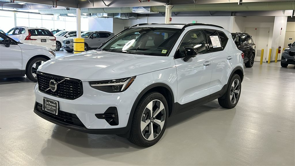 Certified 2026 Volvo XC40 B5 Plus SUV