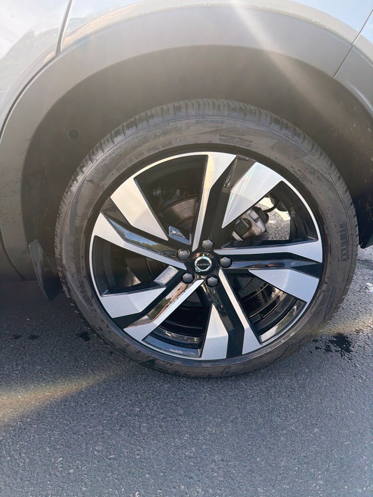Used 2024 Volvo XC40 B5 Plus Bright Theme SUV