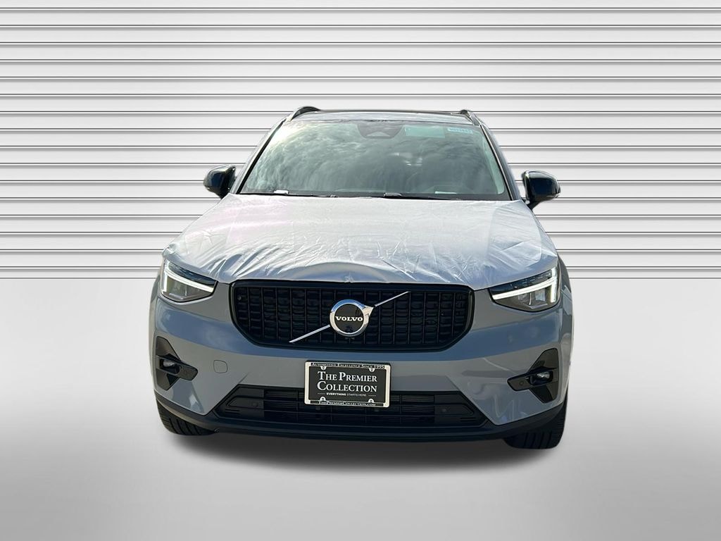 New 2026 Volvo XC40 B5 Plus SUV