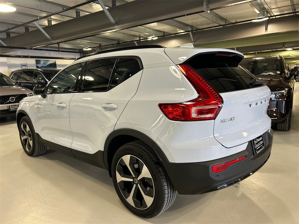 New 2026 Volvo XC40 B5 Plus SUV