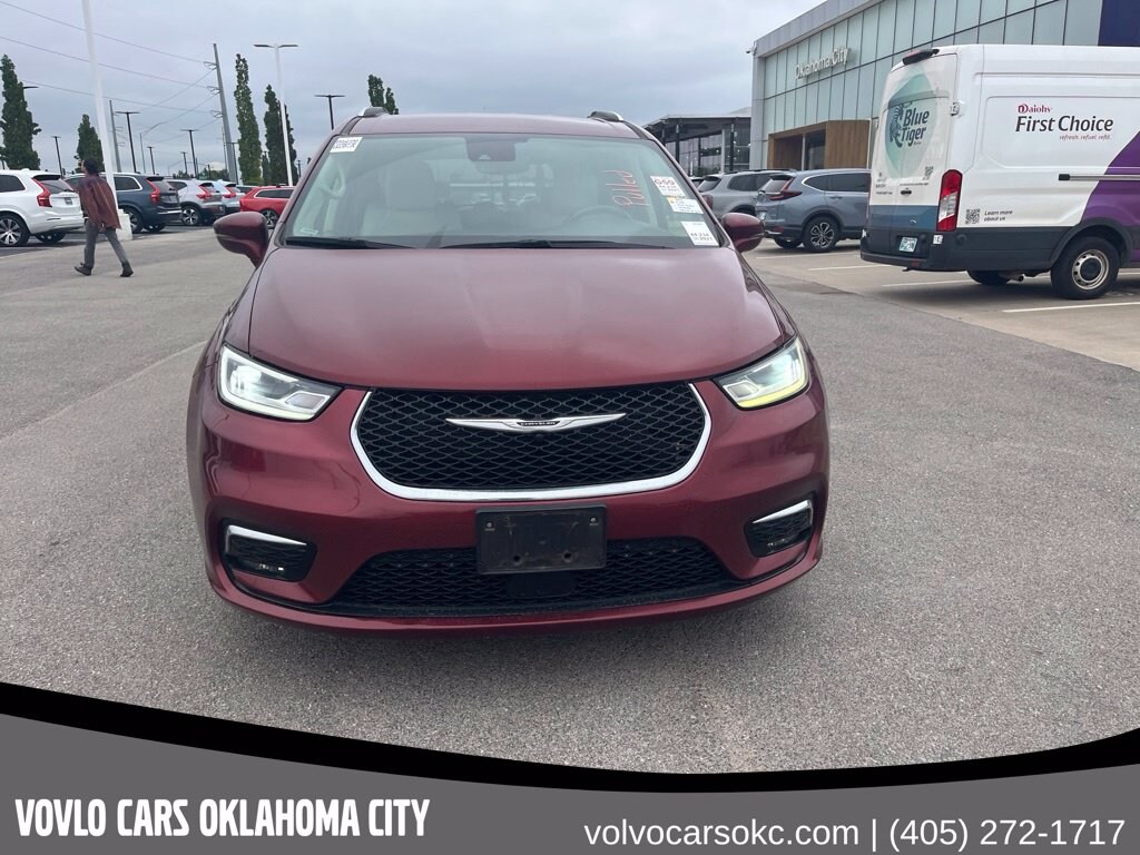 Used 2021 Chrysler Pacifica Touring L Minivan/Van