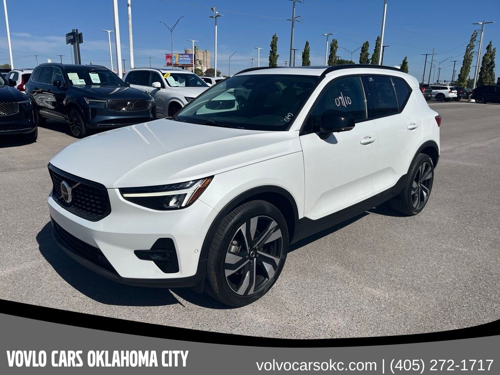 2023 Volvo XC40