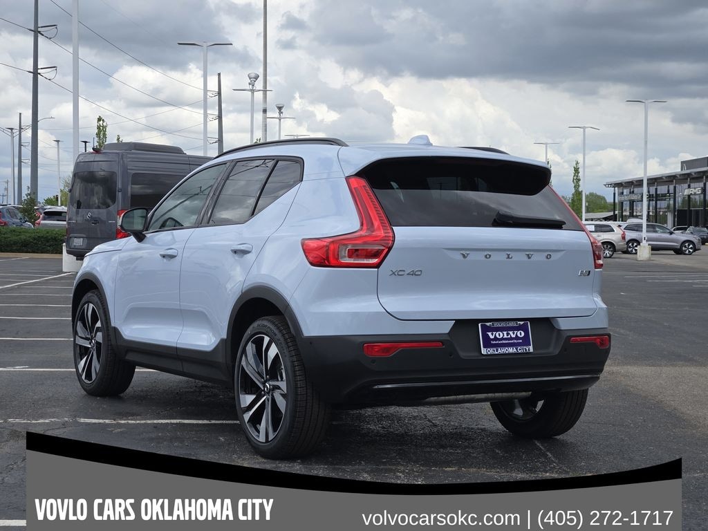New 2026 Volvo XC40 B5 Ultra SUV