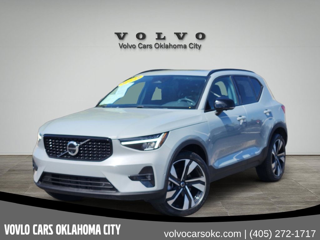 2025 Volvo XC40