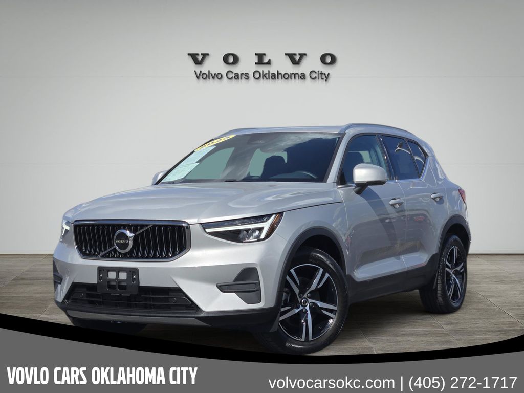 2025 Volvo XC40
