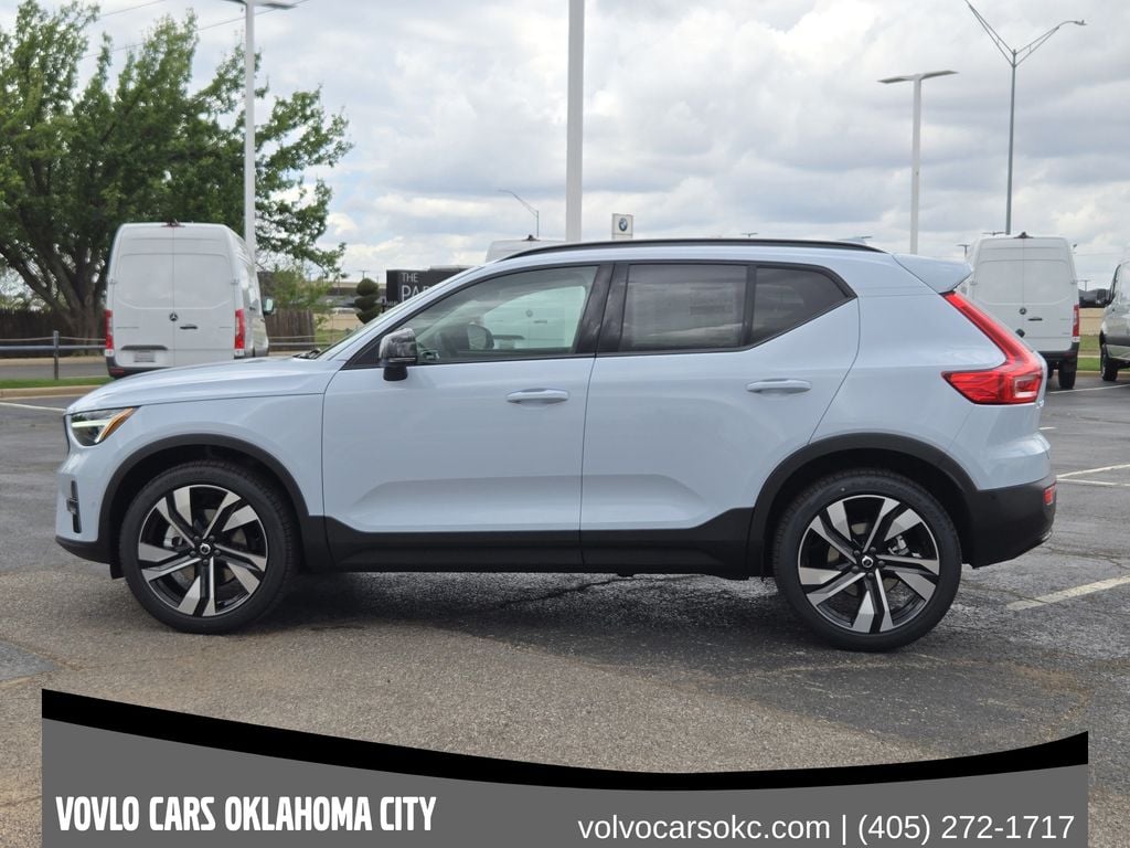 New 2026 Volvo XC40 B5 Ultra SUV