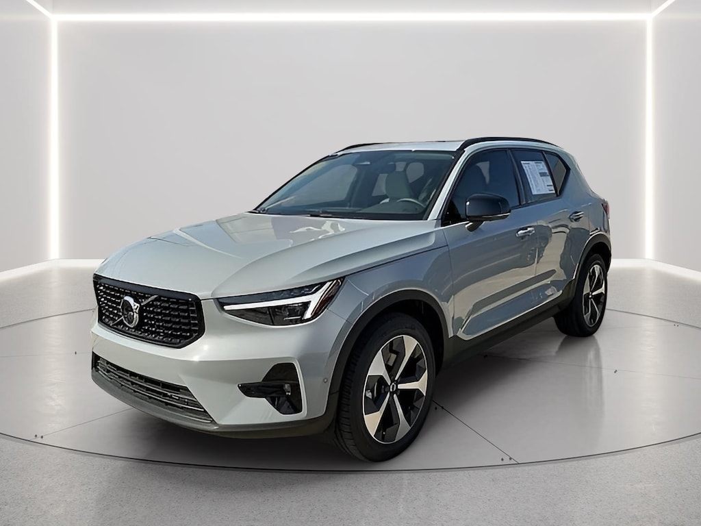New 2026 Volvo XC40 B5 Plus SUV
