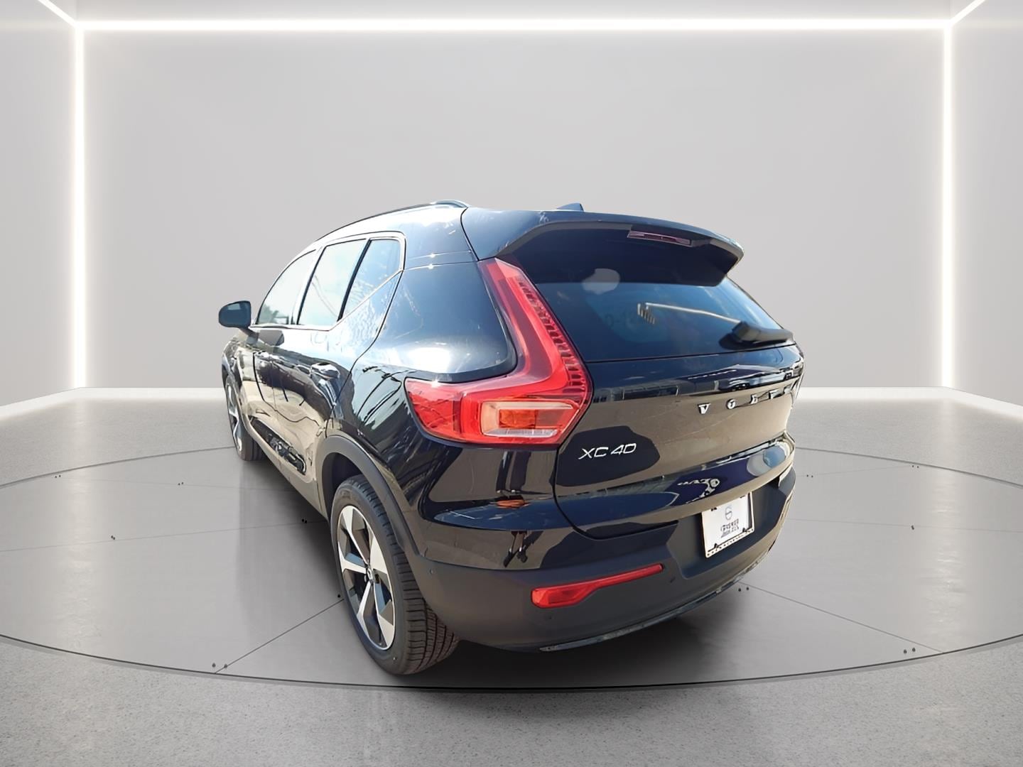 2026 Volvo XC40 Plus - Photo 9
